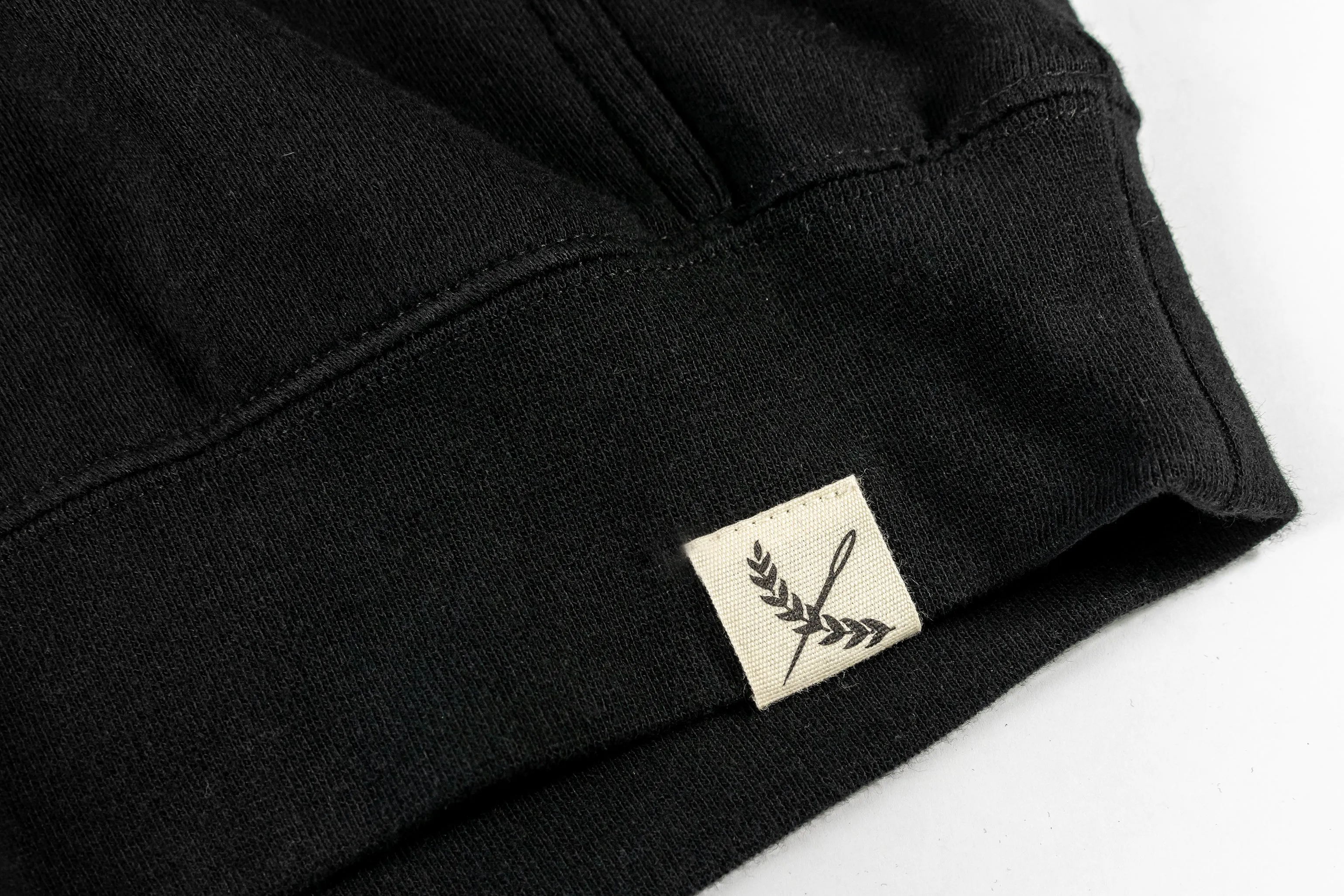 BRED TO WIN HOODIE - BLACK/RED